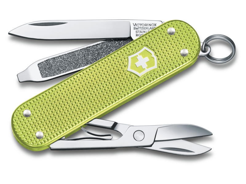 Нож перочинный Victorinox Classic SD Alox Lime Twist (0.6221.241G) 58мм 5функц. подар.коробка