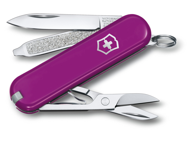 Нож перочинный Victorinox Classic SD Tasty Grape (0.6223.52G) 58мм 7функц. подар.коробка