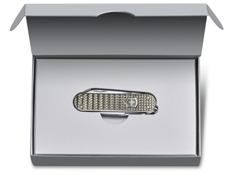 Нож перочинный Victorinox Classic Precious Alox (0.6221.4031G) 58мм 5функц. серый подар.коробка