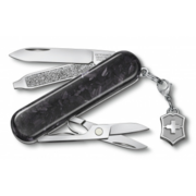 Нож перочинный Victorinox Classic Brilliant Carbon (0.6221.90) 58мм 5функц. черный/серебристый подар.коробка