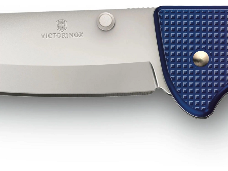 Нож перочинный Victorinox Evoke Alox (0.9415.D221) 136мм 5функц. синий/красный подар.коробка