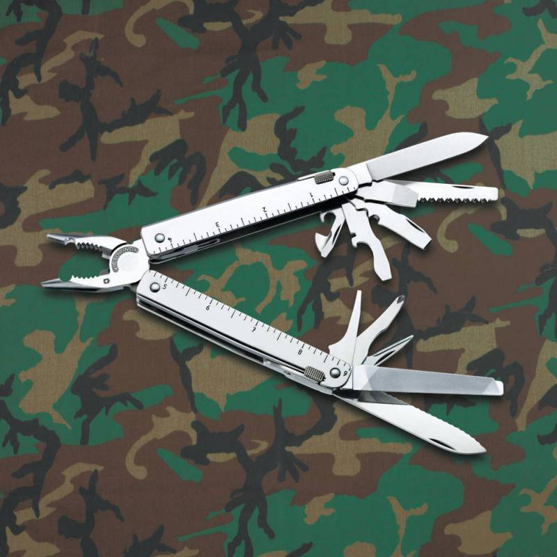 Мультитул Victorinox SwissTool (3.0323.L) 115мм 28функц. чехол кожаный серебристый карт.коробка